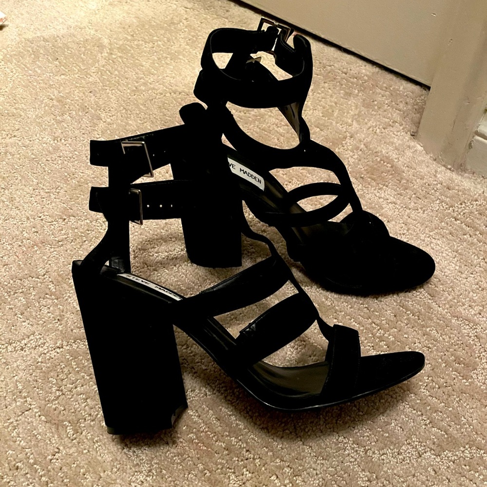 Steve Madden Black Suede strappy sandal